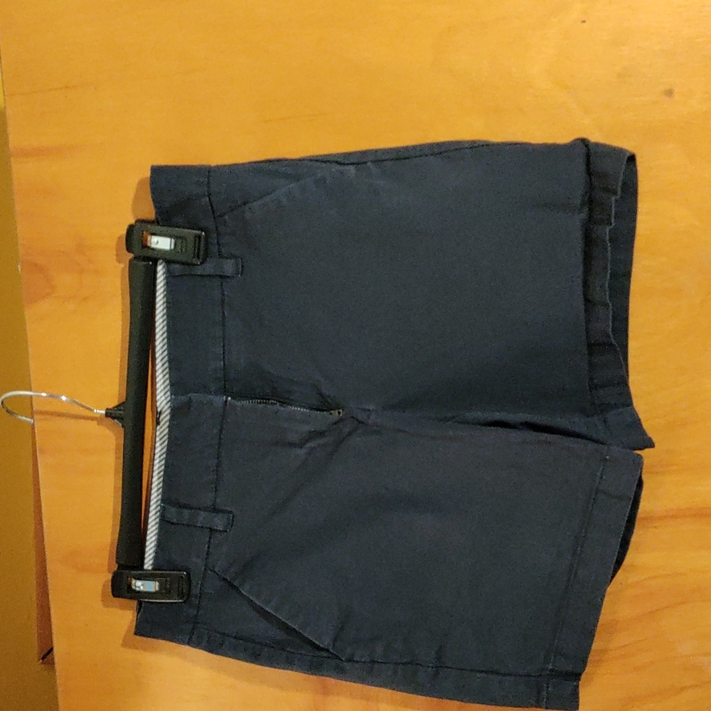 ✨Tommy Hilfiger woman size 2 navy blue shorts